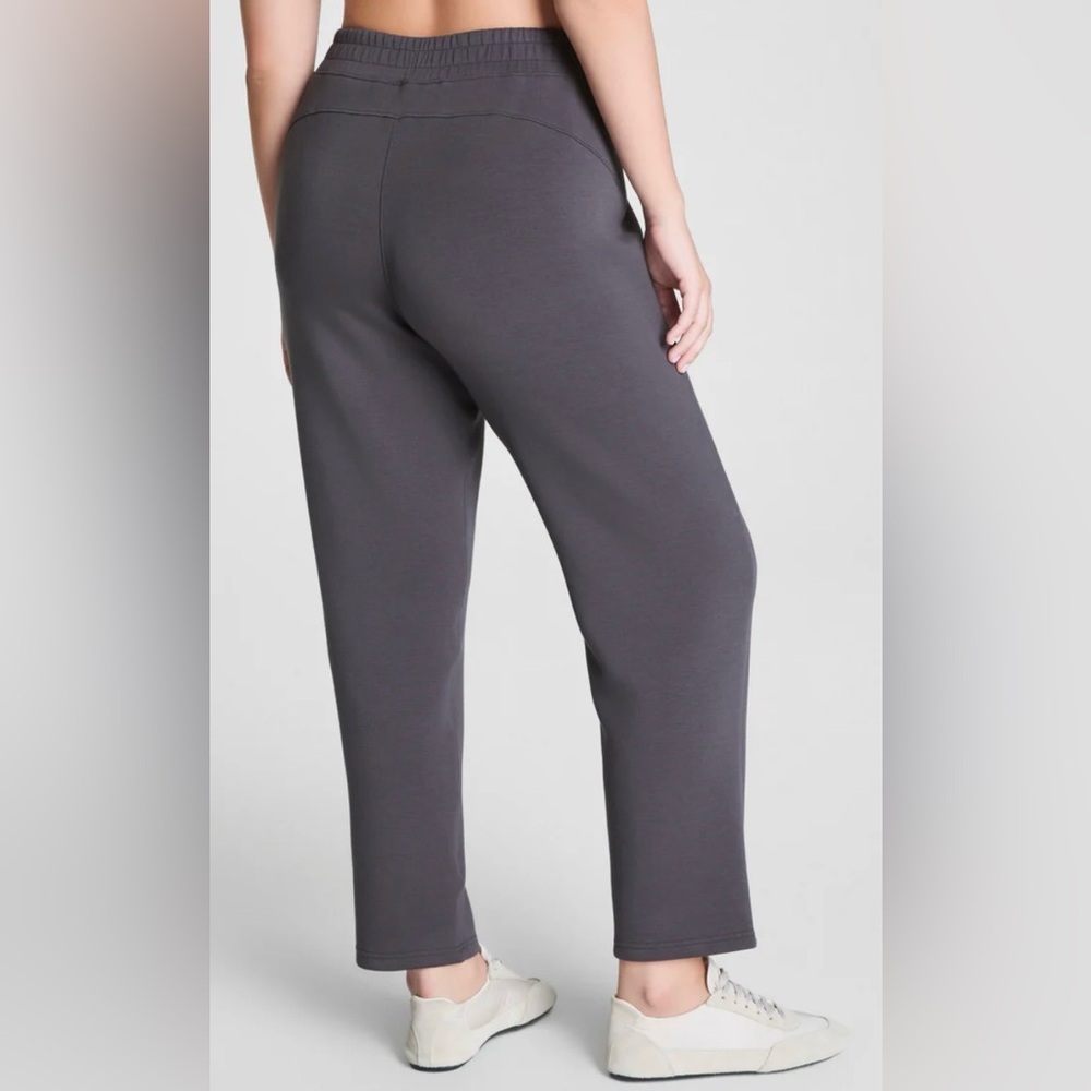 NWT Spanx Air Essentials Slim Straight Pant XS short in-seam